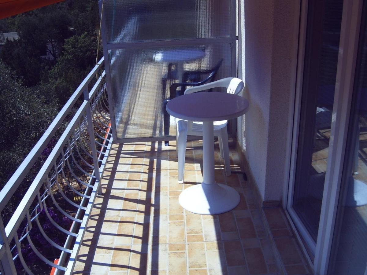 Apartments By The Sea Cove Zarace - Gdinj, Hvar - 4598 Bagian luar foto